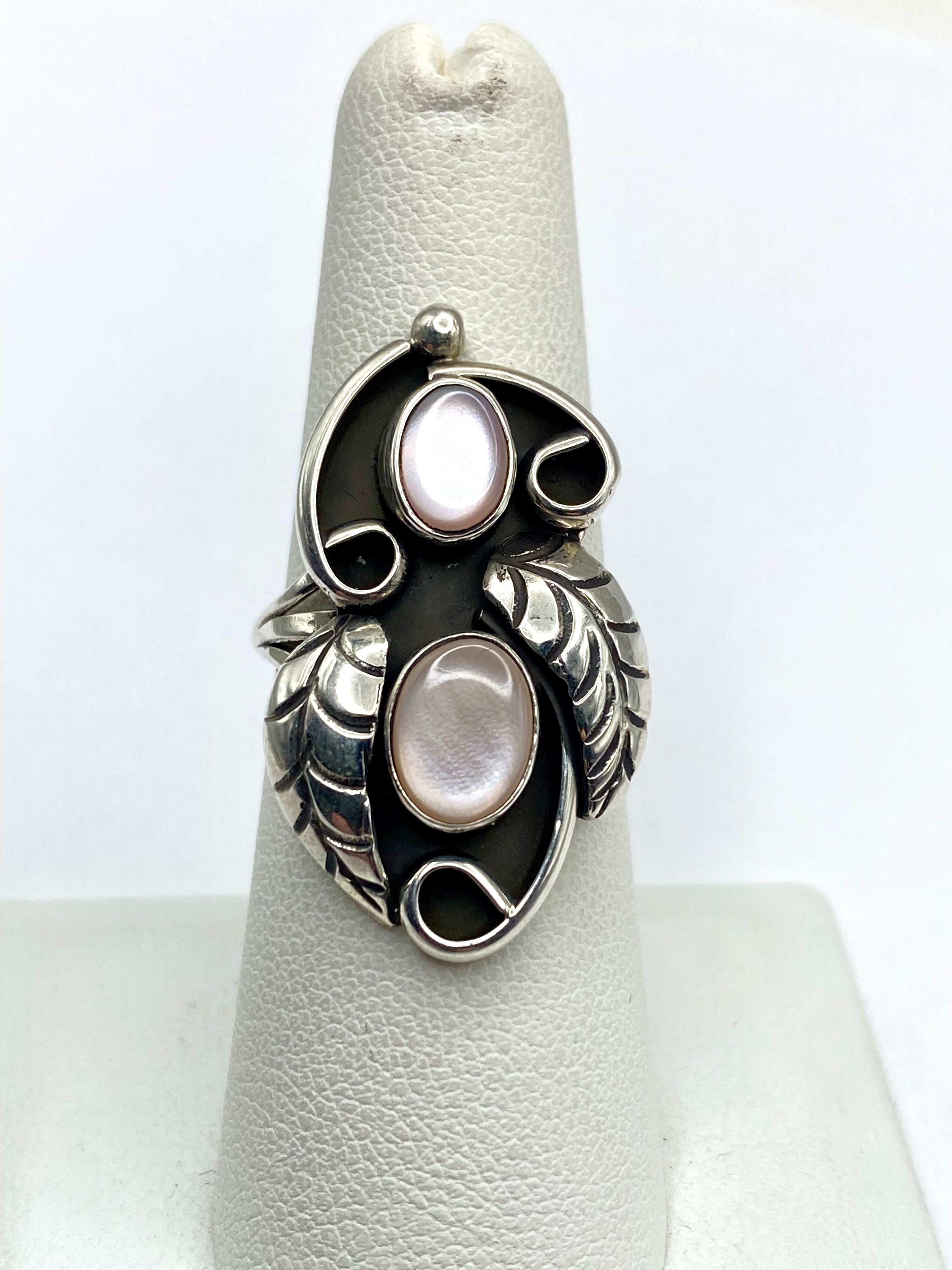Vintage Sterling Pink Mussel Shell Ring Size 7.75 Leaf Applique Navajo Rita Pino